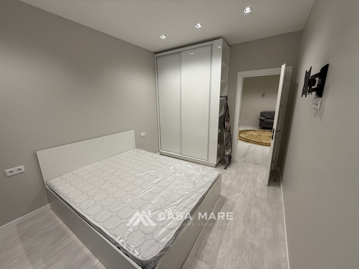 Apartament cu 2 camere, 80 m², Centru, Chișinău 2