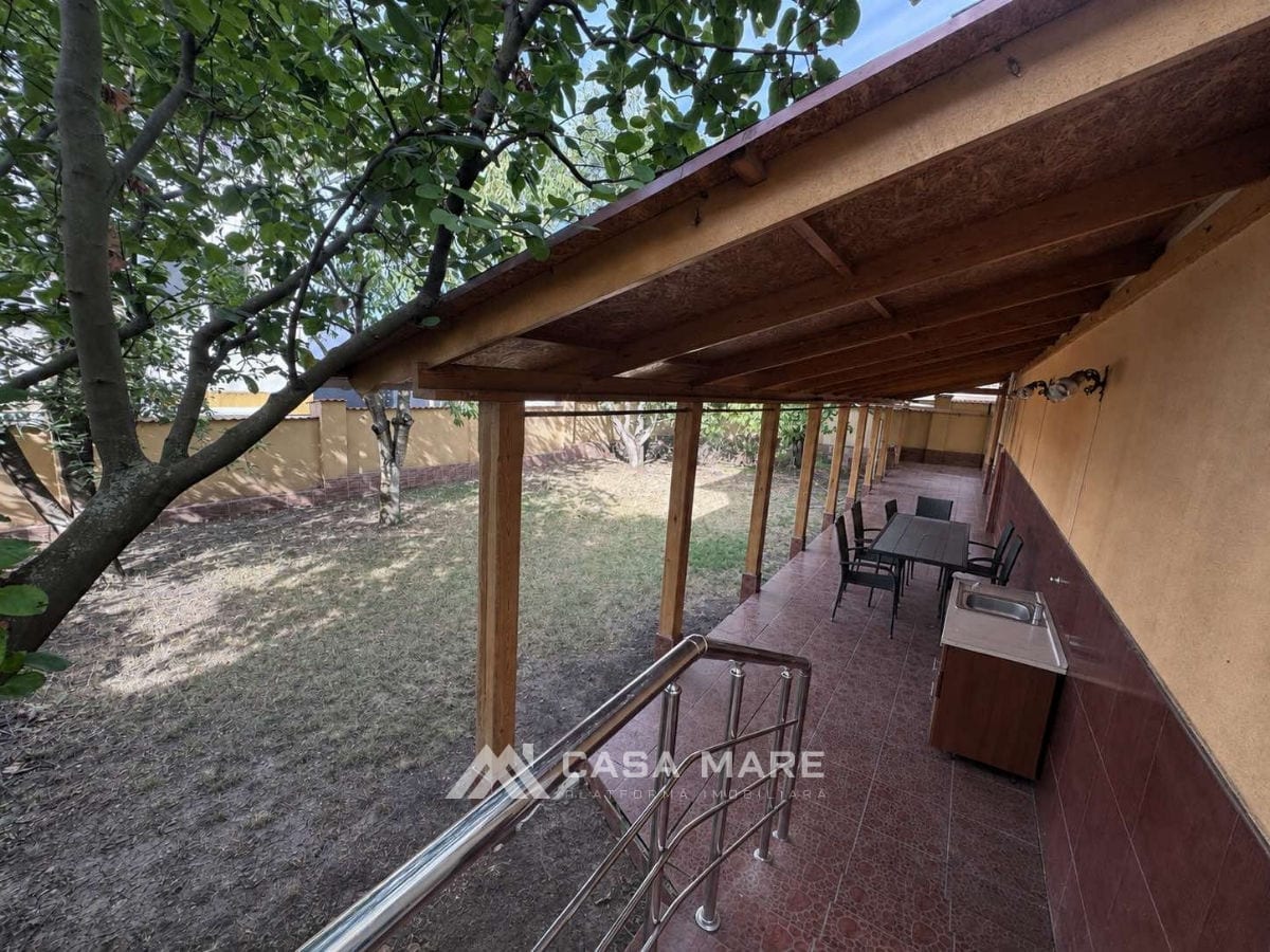 Apartament cu 3 camere, 160 m², Codru 7