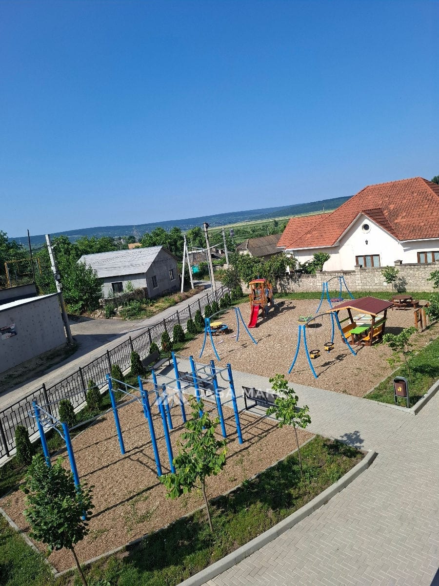 2-комнатная квартира, 74 м², Орхей 8