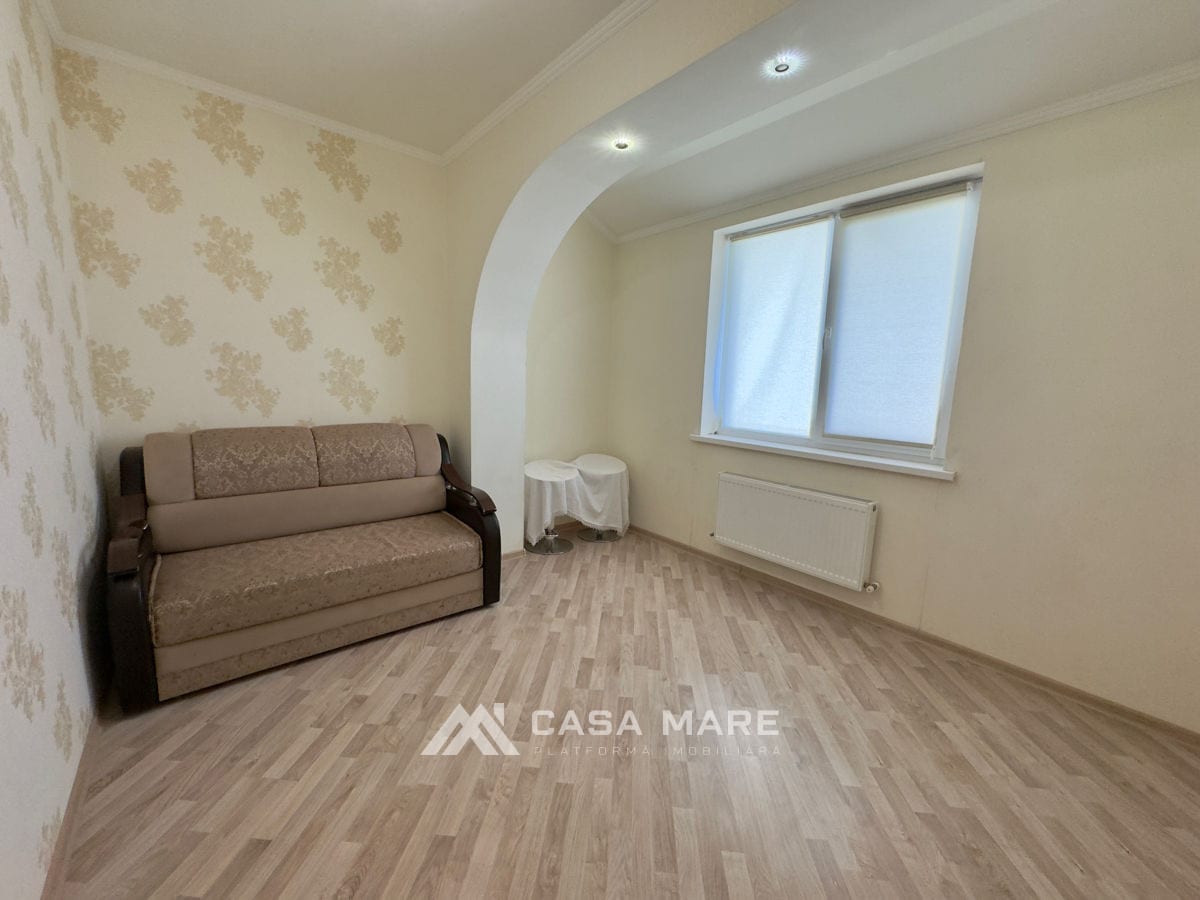 Apartament cu 2 camere, 65 m², Ialoveni 2