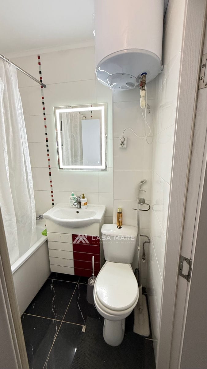 Apartament cu 3 camere, 59 m², 8 cartier, Bălți 9