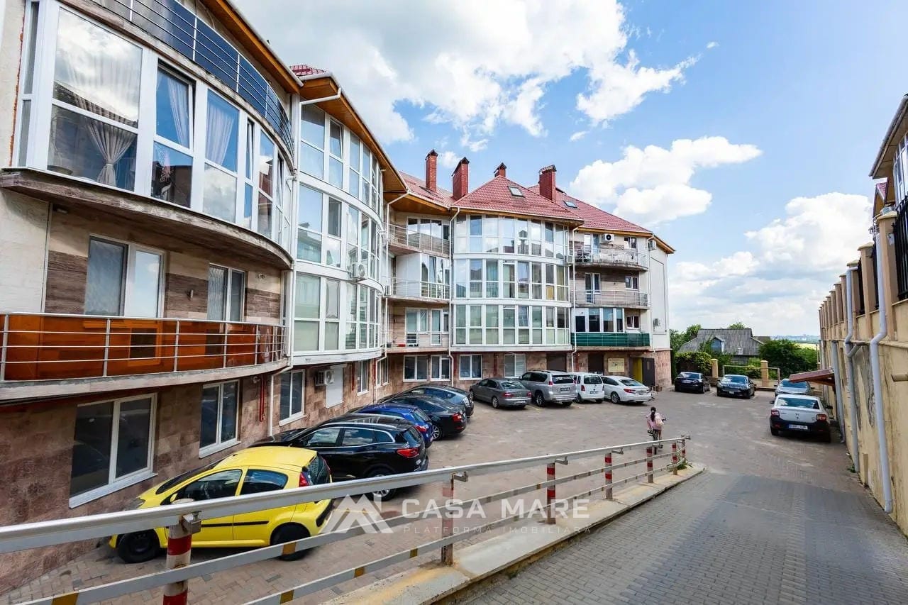 Apartament cu 3 camere, 99 m², Grătiești 10
