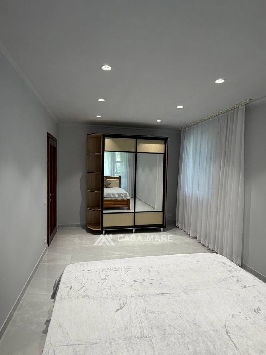 Apartament cu 2 camere, 66 m², Ialoveni 4