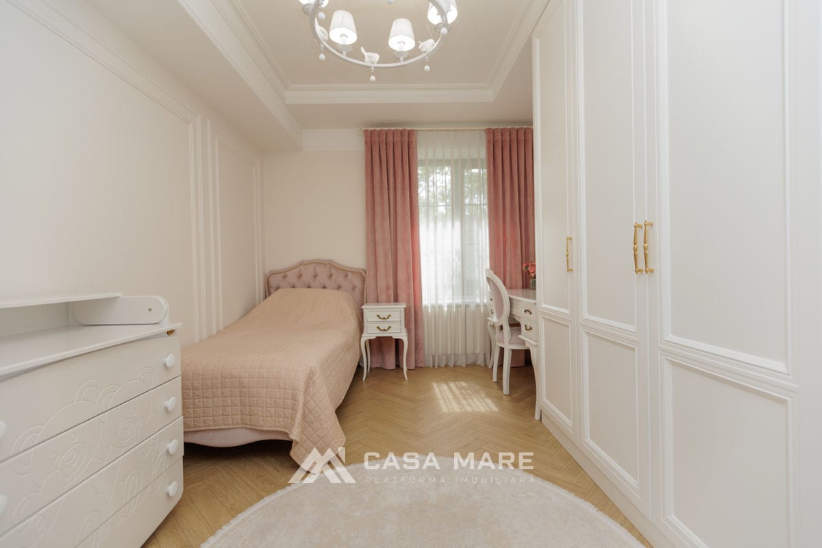 2-комнатная квартира, 90 м², Центр, Кишинёв 4