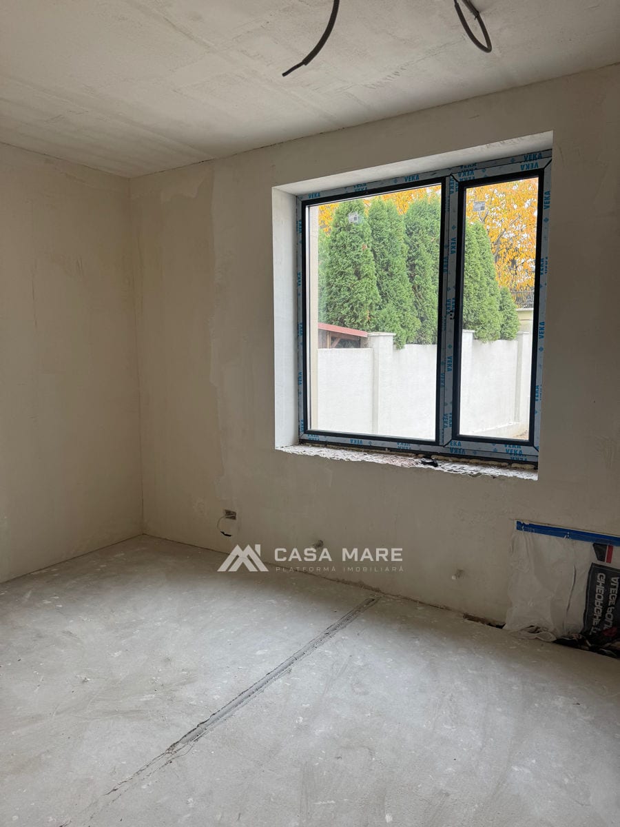 Casă cu 7 camere, 400 m², Codru 4