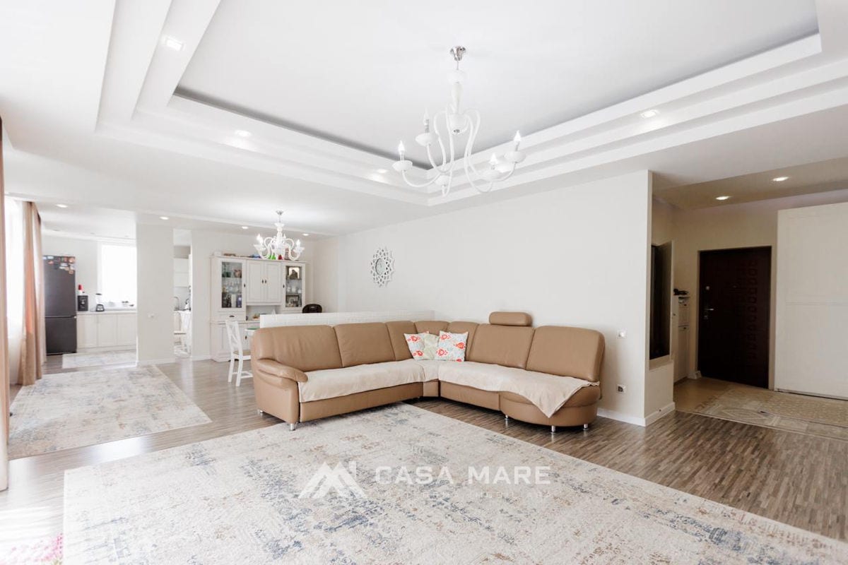 Apartament cu 3 camere, 154 m², Centru, Chișinău 2