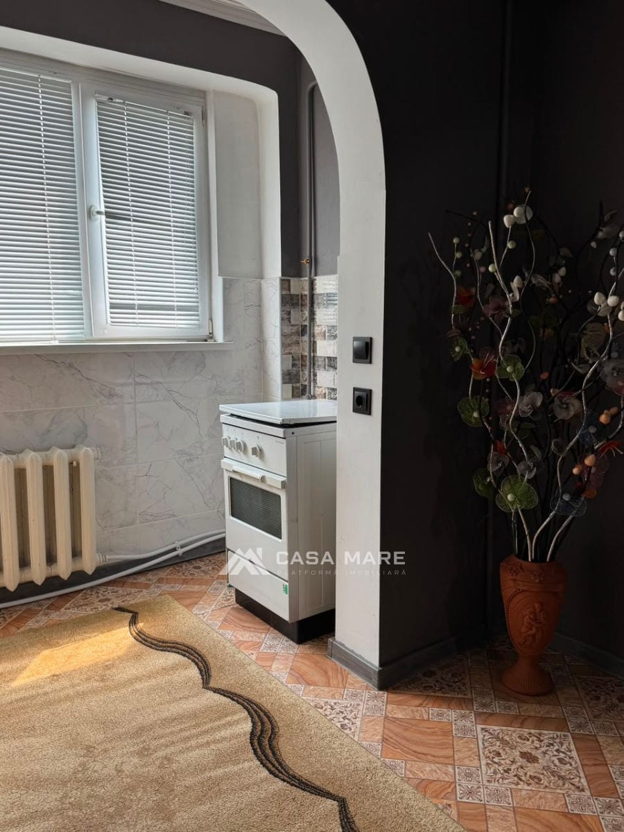 1-комнатная квартира, 40 м², Центр, Bălți 8