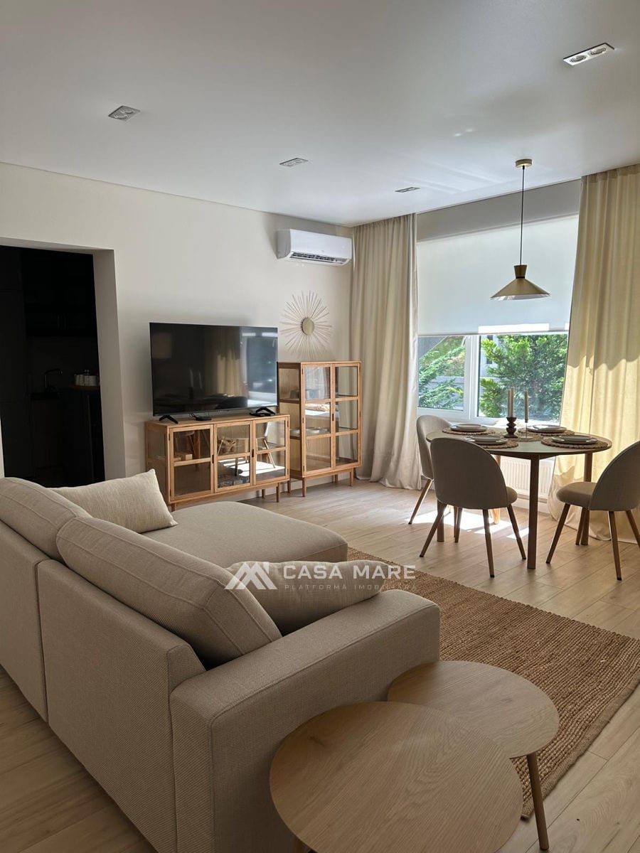 Apartament cu 3 camere, 100 m², Holercani 3