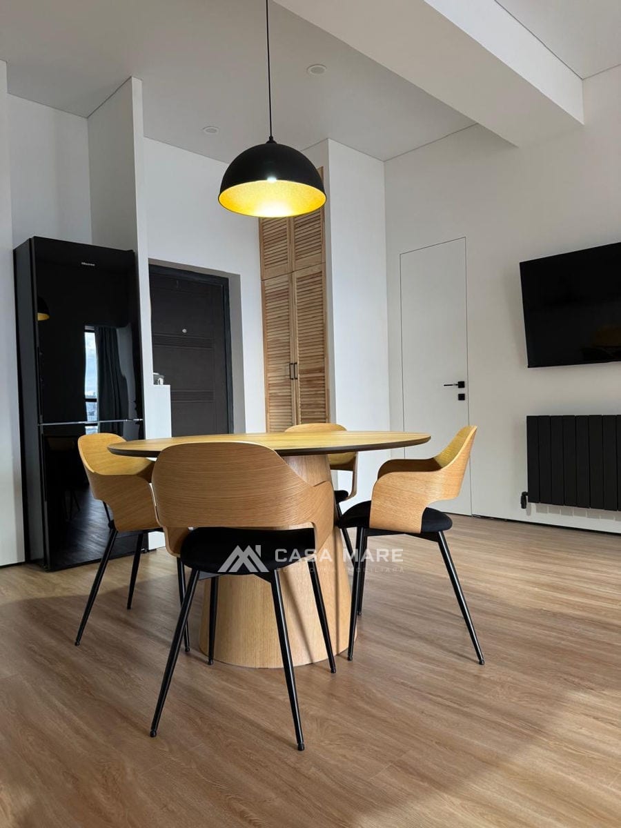 3-комнатная квартира, 83 м², Центр, Кишинёв 1
