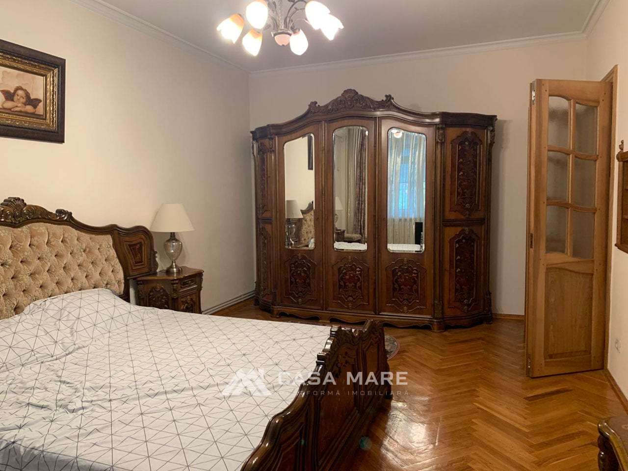 Apartament cu 106 camere, 4 m², Centru, Chișinău 1