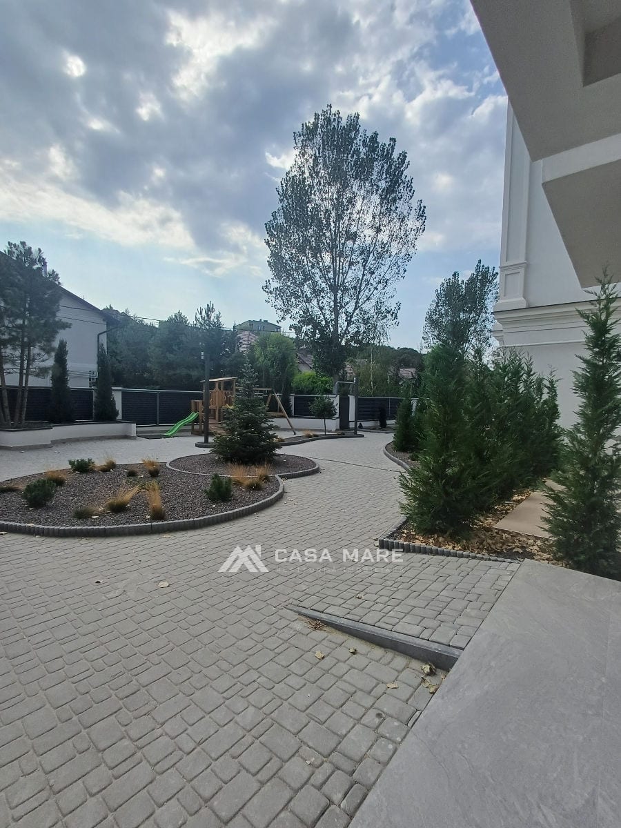 Apartament cu 3 camere, 99 m², Durlești 9