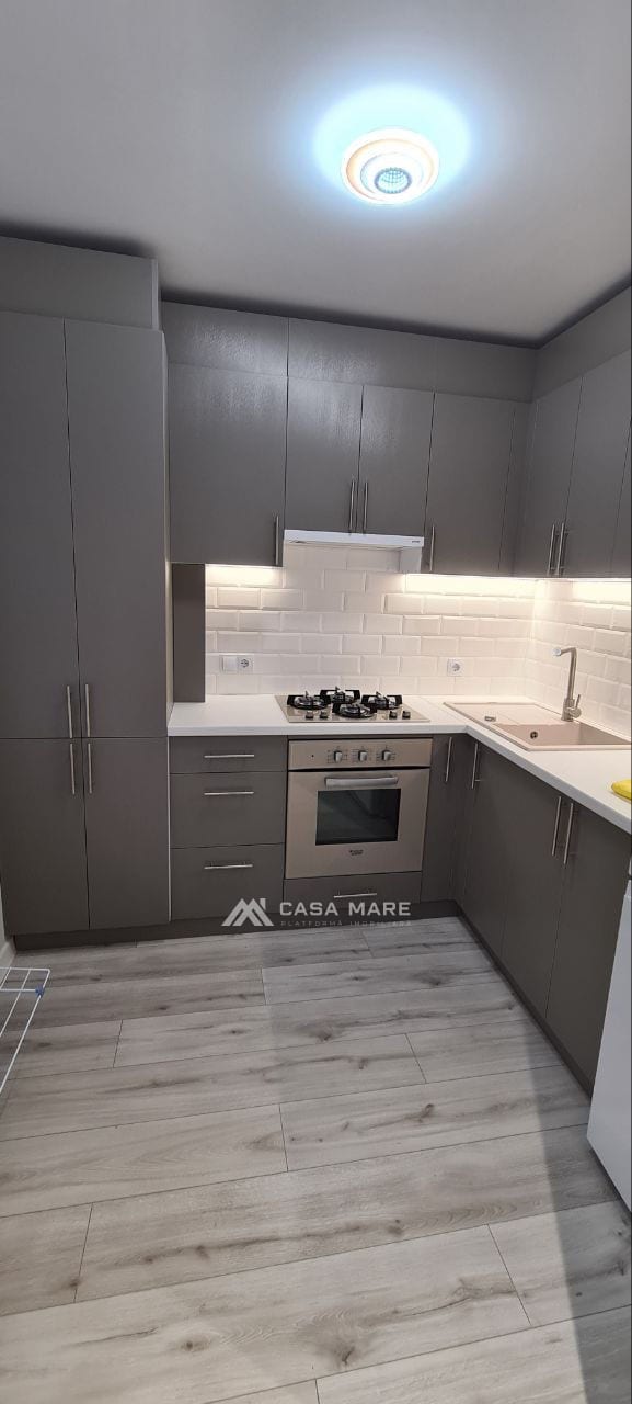 1-комнатная квартира, 37 м², Грэтиешты 2