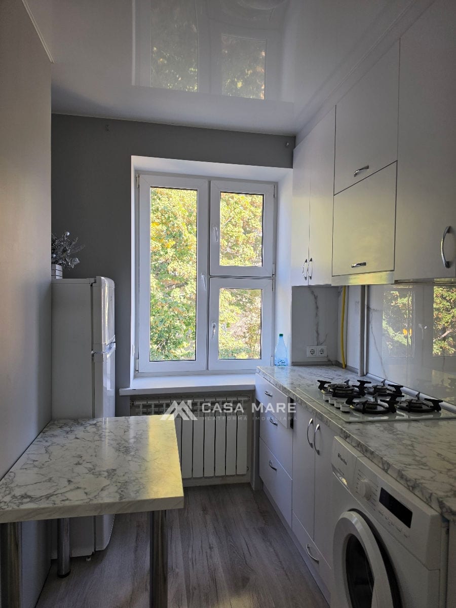 2-комнатная квартира, 40 м², Центр, Bălți 4
