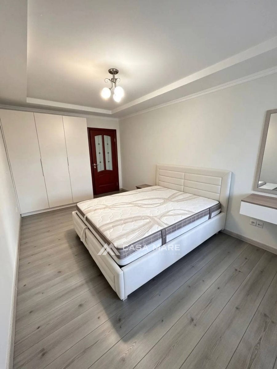 Apartament cu 3 camere, 95 m², Buiucani, Chișinău 2