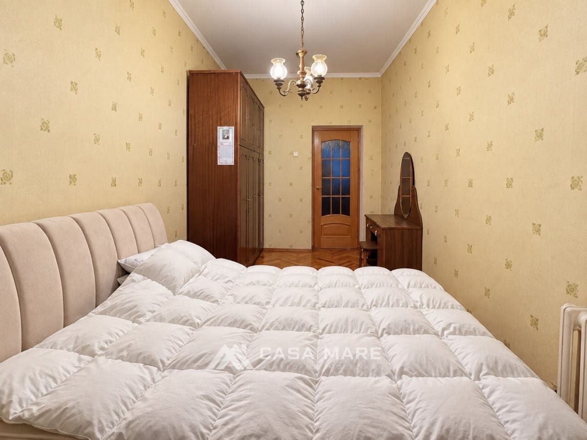 3-комнатная квартира, 70 м², Центр, Кишинёв 1