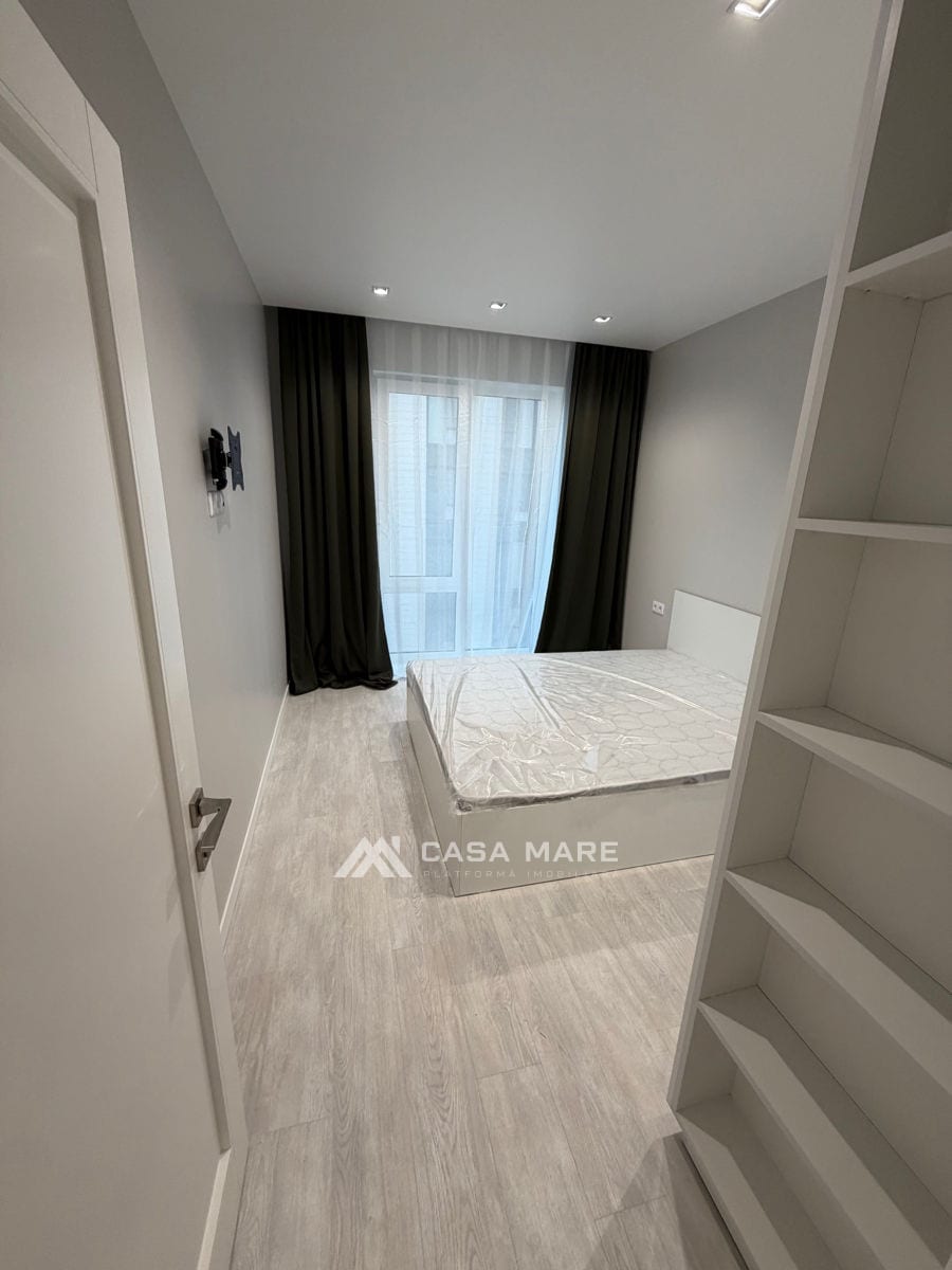 Apartament cu 2 camere, 77 m², Centru, Chișinău 2