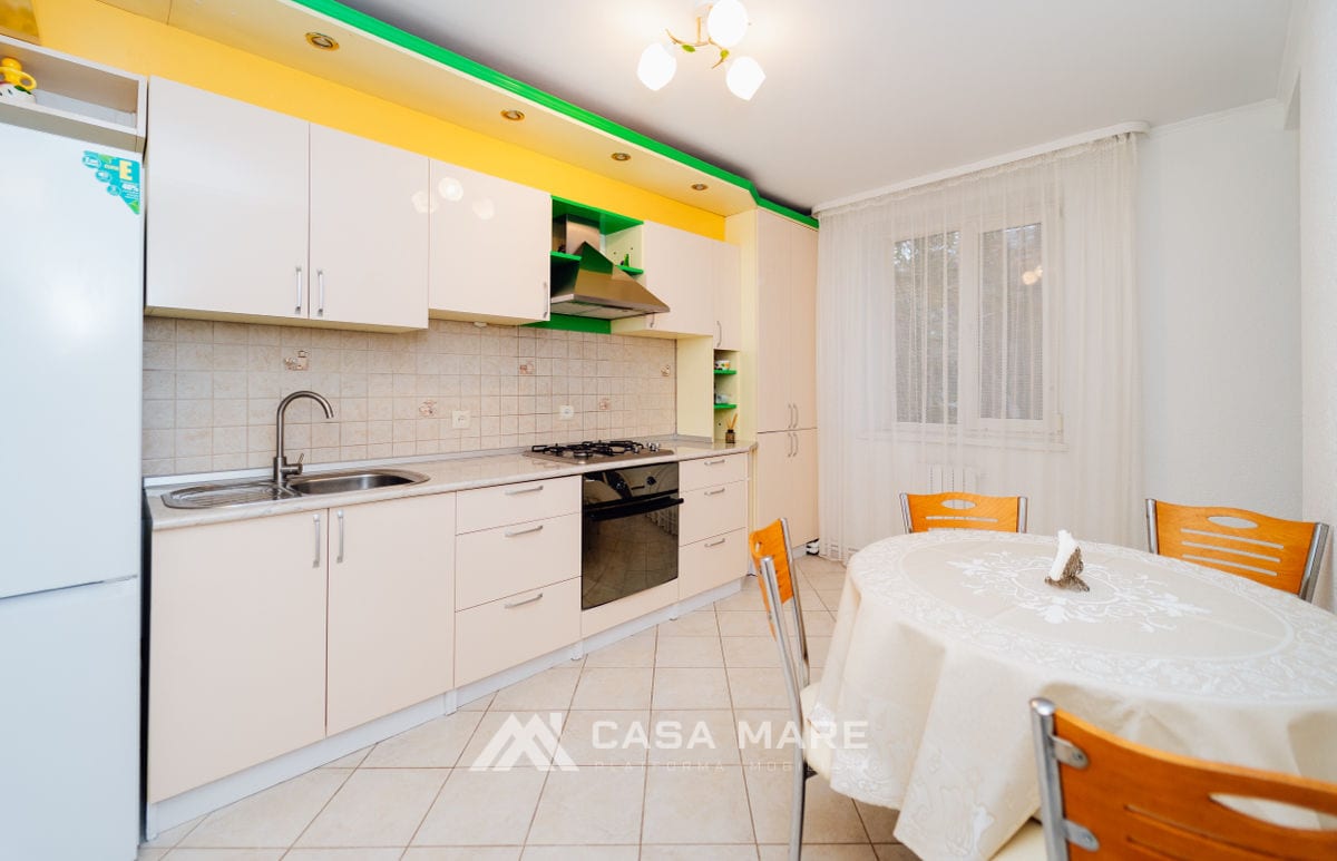 2-комнатная квартира, 68 м², Центр, Кишинёв 4
