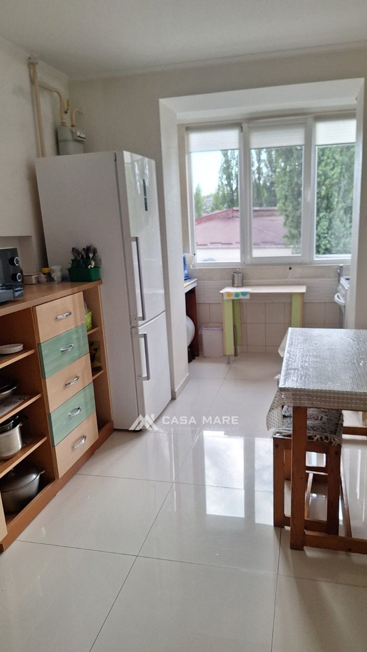 Apartament cu 3 camere, 65 m², Durlești 5