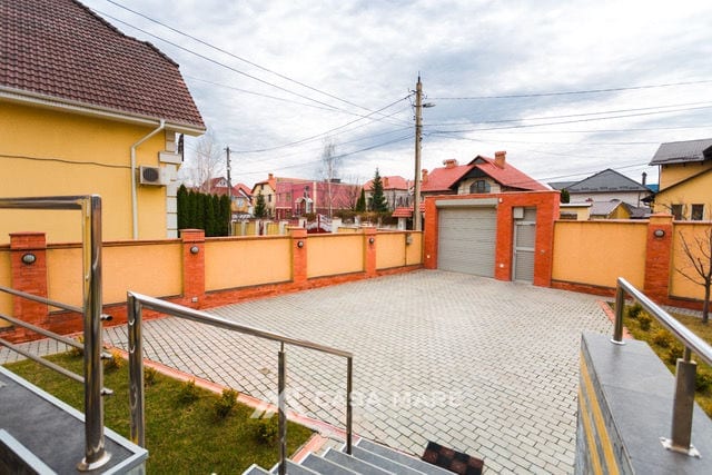 Casă cu 20 camere, 540 m², Codru 6