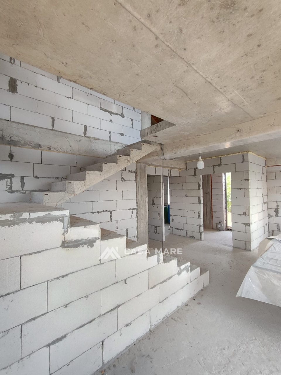 Casă cu 4 camere, 200 m², Tohatin 4