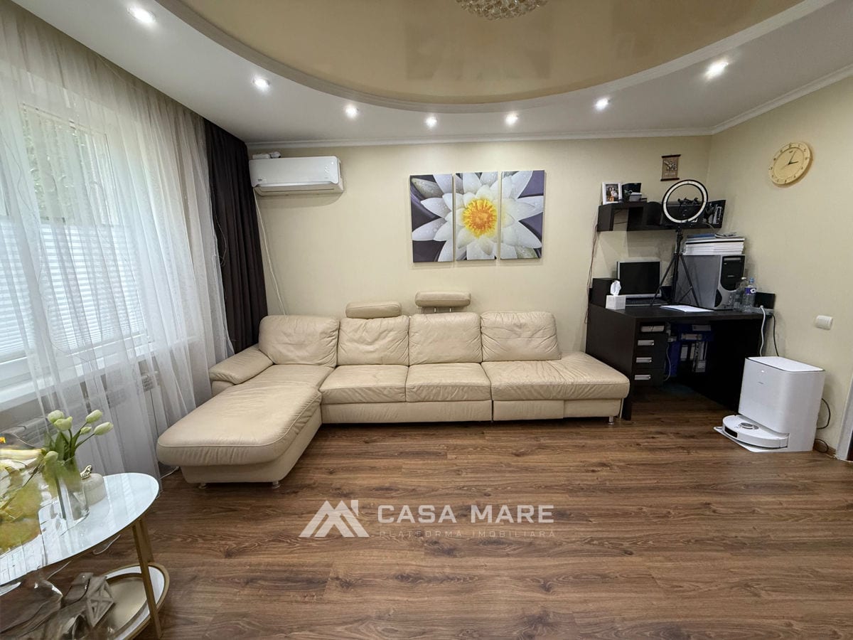 Apartament cu 3 camere, 70 m², Căușeni 1