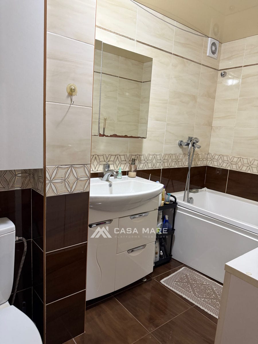 Apartament cu 3 camere, 70 m², Căușeni 3