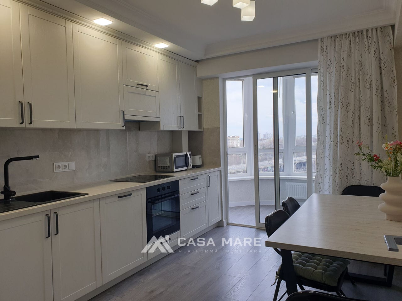 3-комнатная квартира, 75 м², Центр, Кишинёв 4