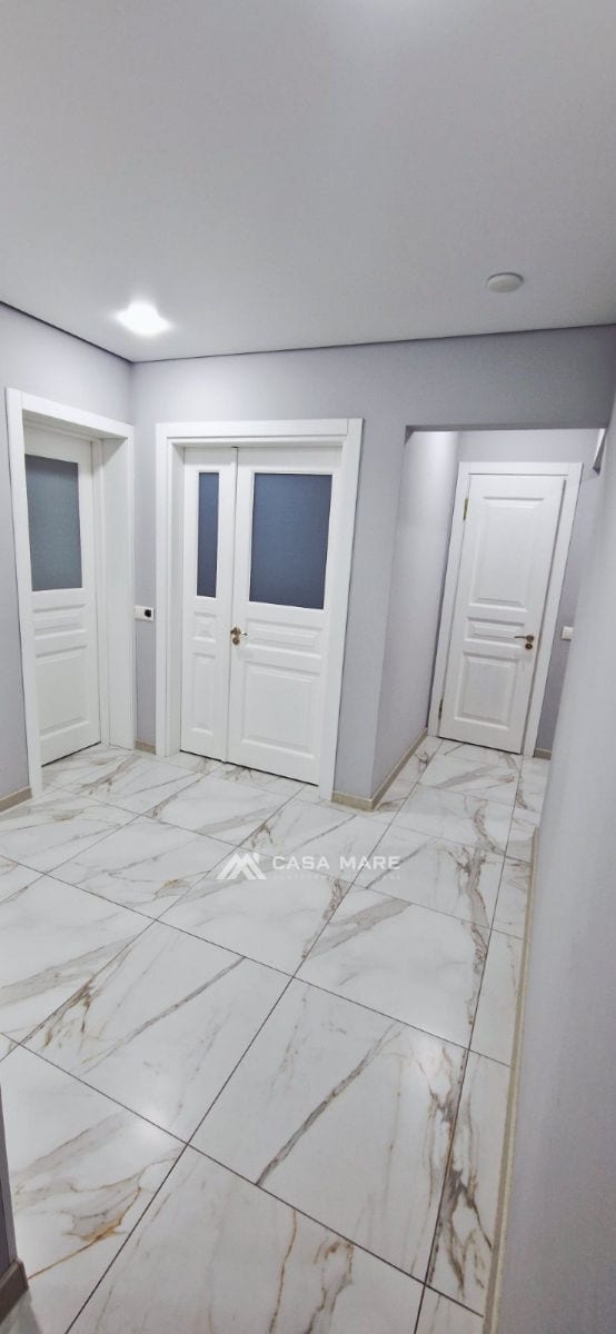 Apartament cu 3 camere, 70 m², 10 cartier, Bălți 9