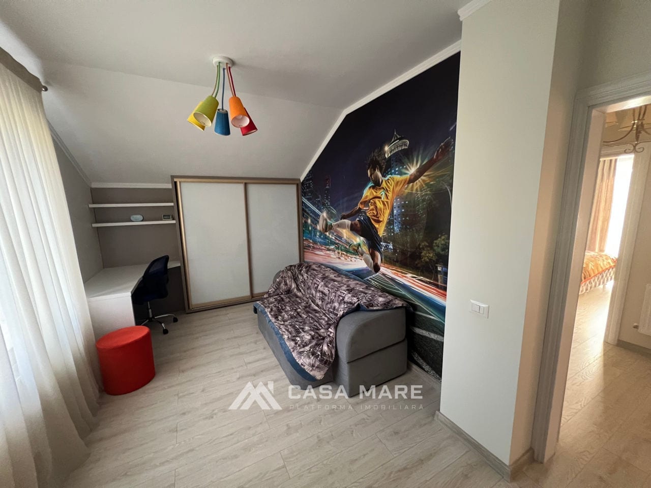 Casă cu 3 camere, 290 m², Dumbrava 8