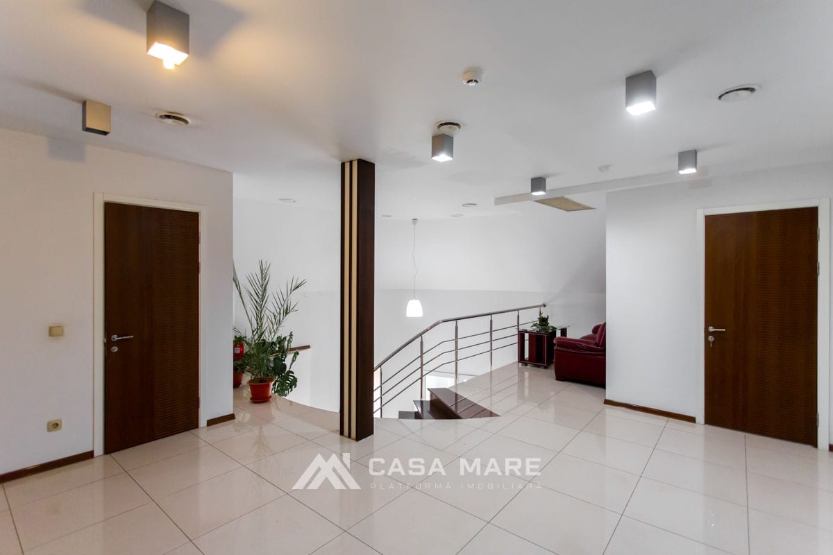 20-комнатный дом, 540 м², Кодру 4