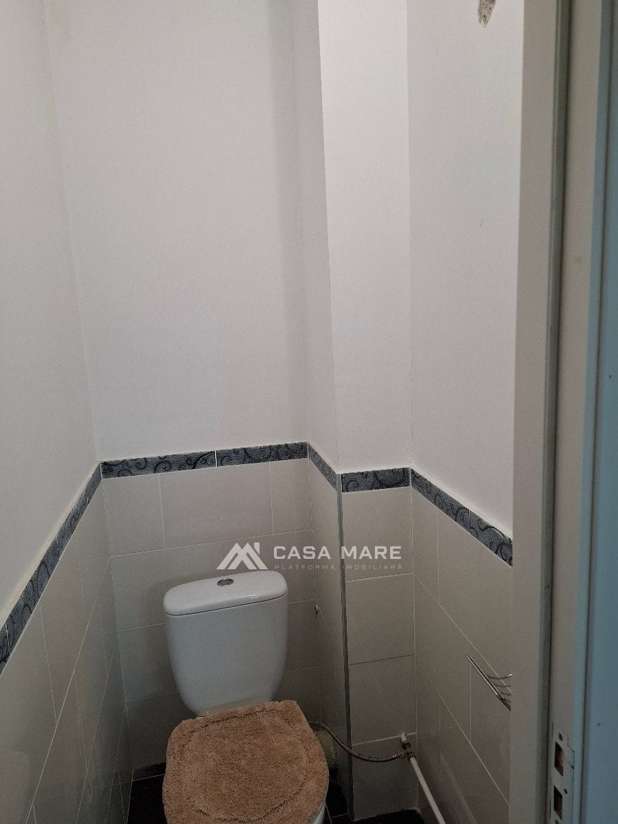 Apartament cu 3 camere, 74 m², Telenești 8