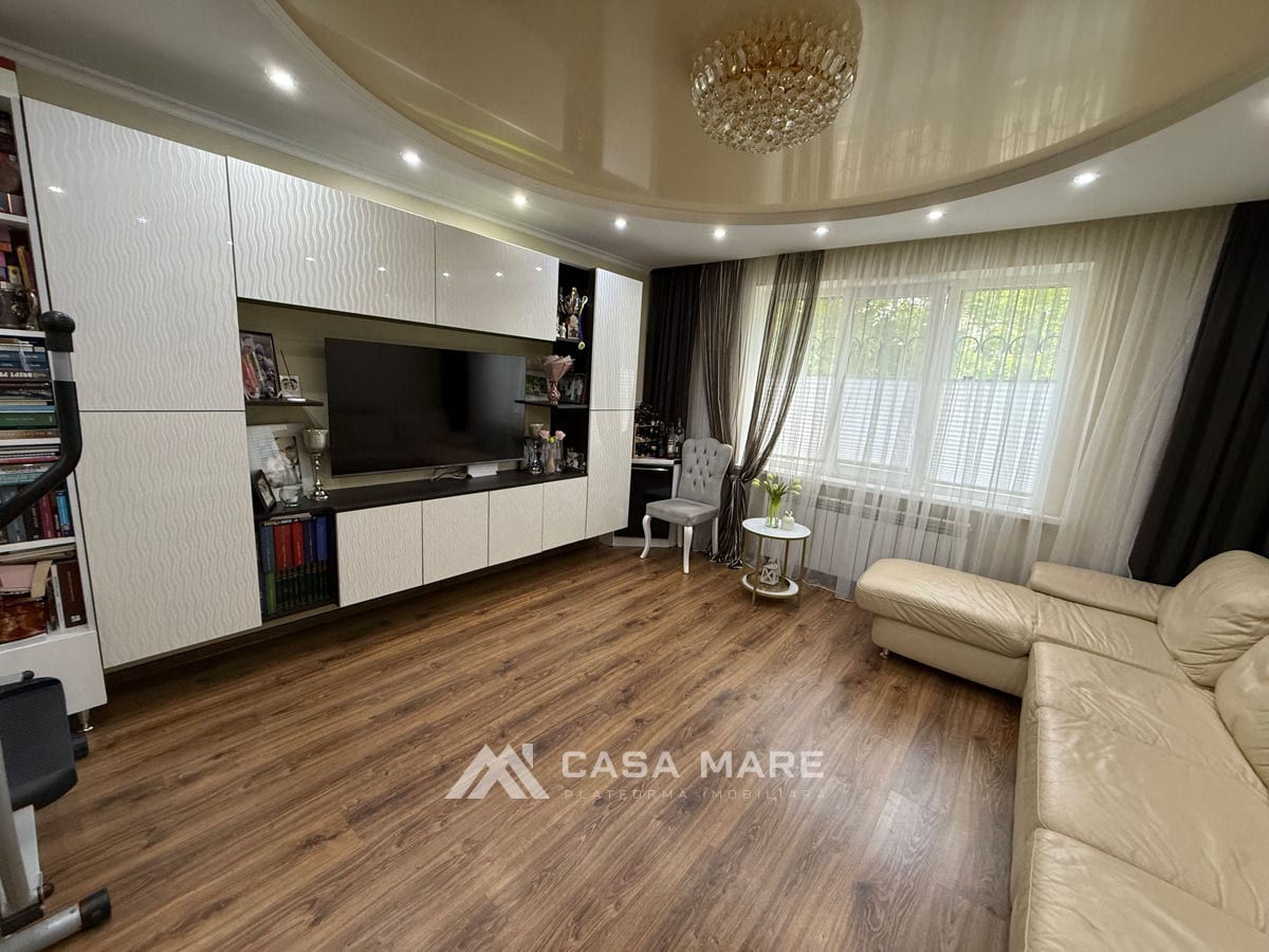 Apartament cu 3 camere, 70 m², Căușeni 2