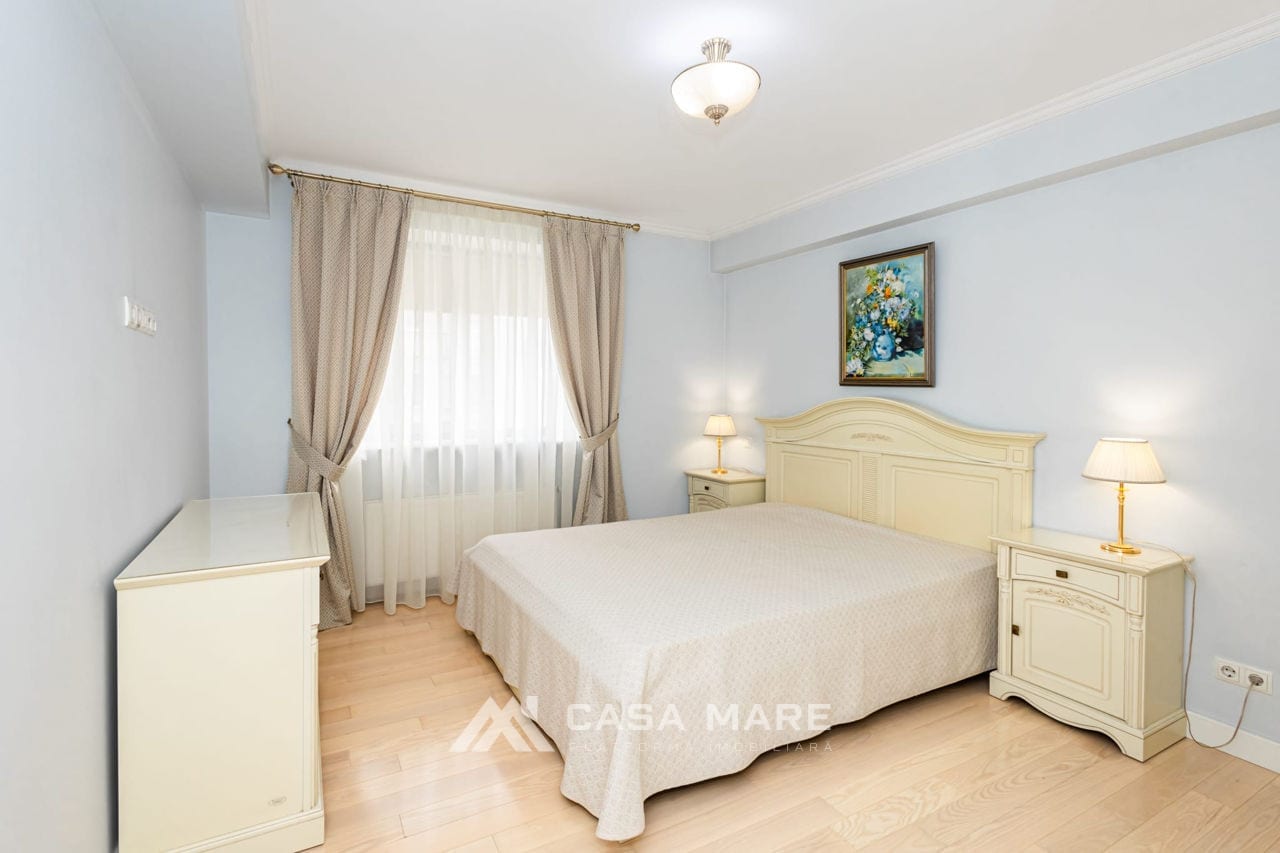 Apartament cu 2 camere, 80 m², Centru, Chișinău 1