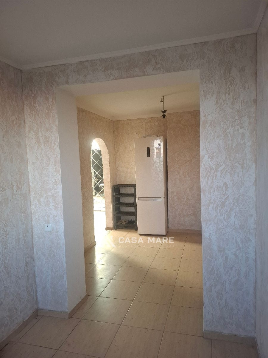 Apartament cu 3 camere, 74 m², Telenești 10