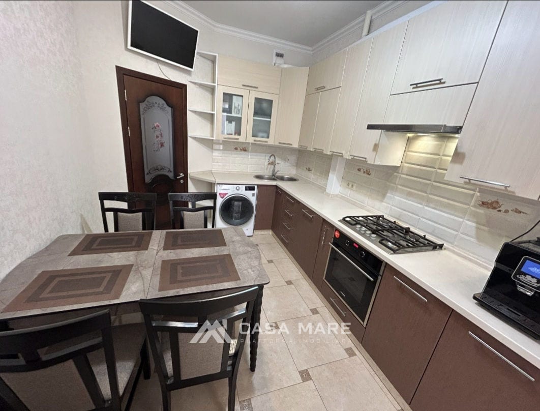 2-комнатная квартира, 65 м², Центр, Кишинёв 4
