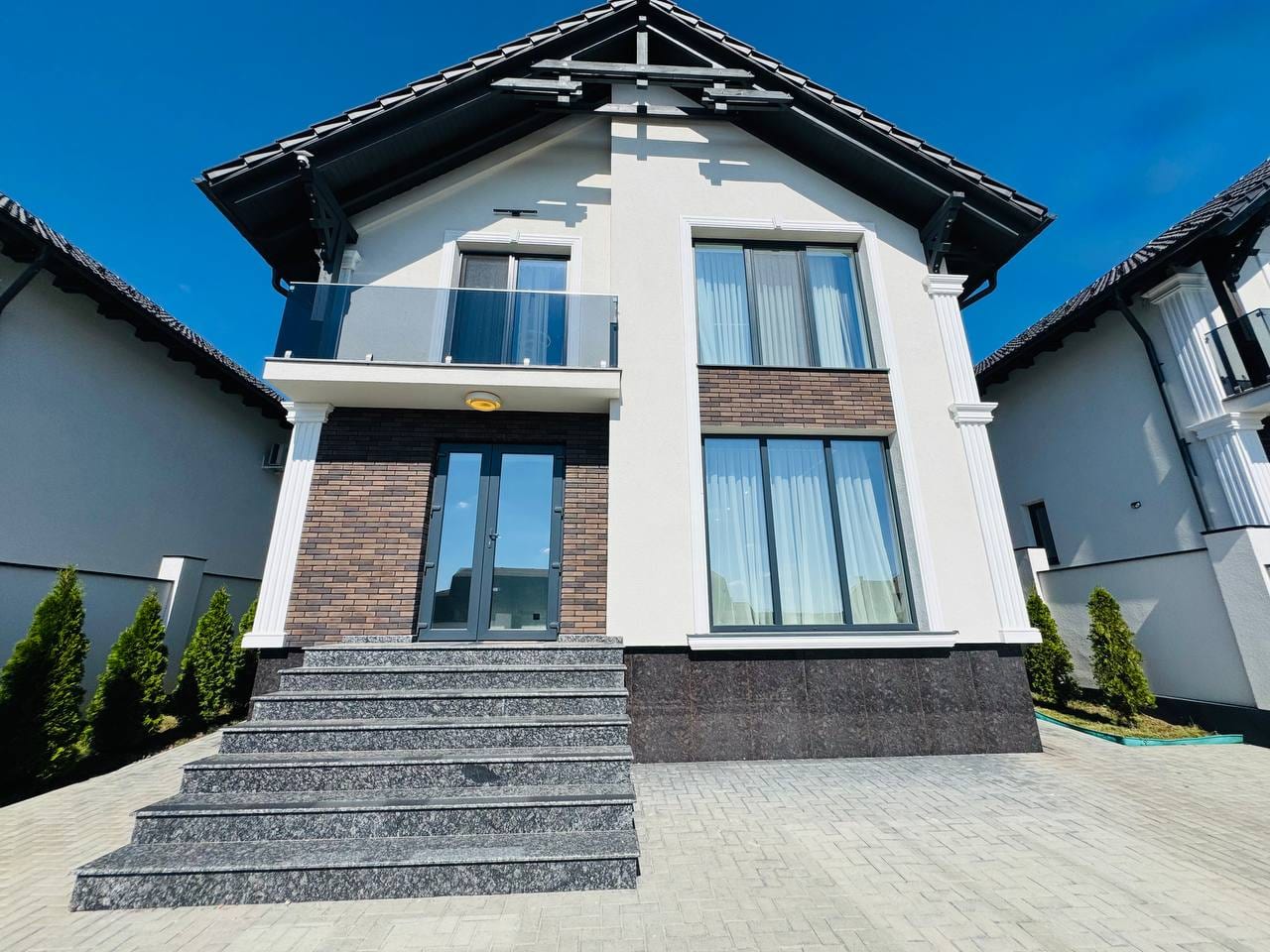 Casă cu 4 camere, 165 m², Bacioi