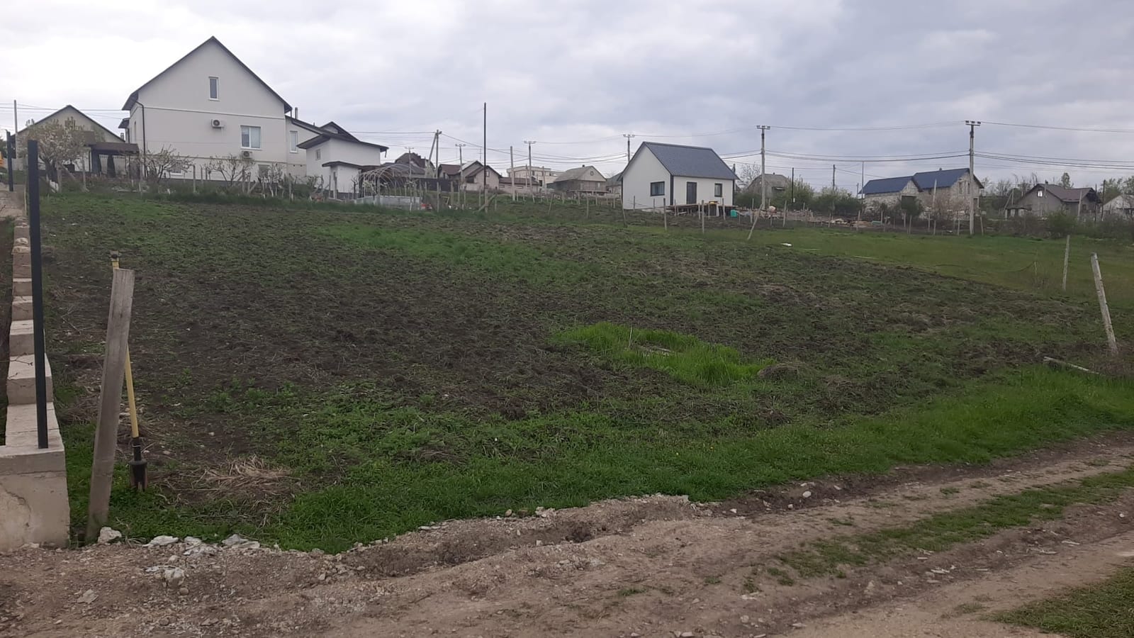 Teren, 10 ari, Budești