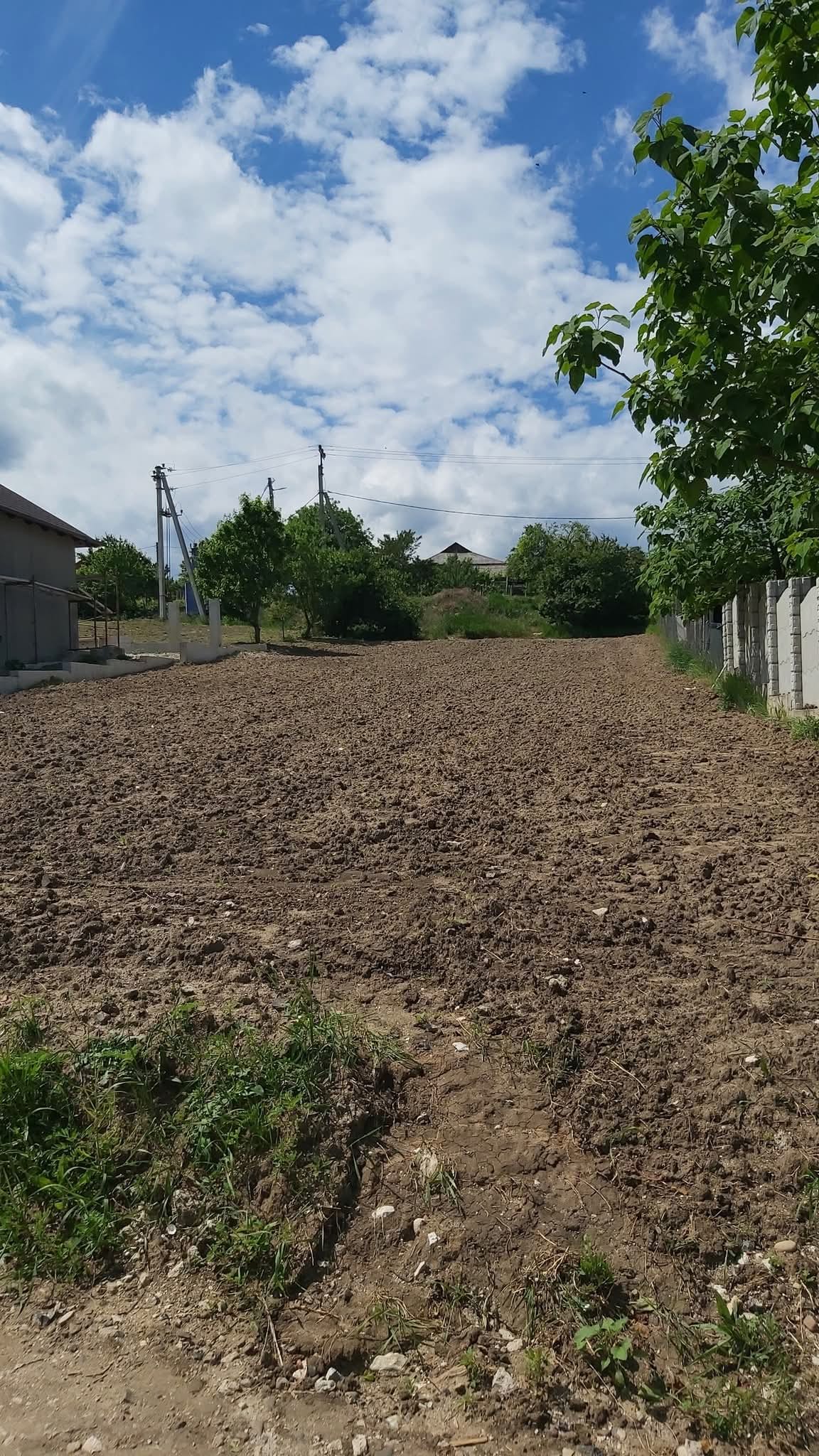 Teren, 7.12 ari, Trușeni