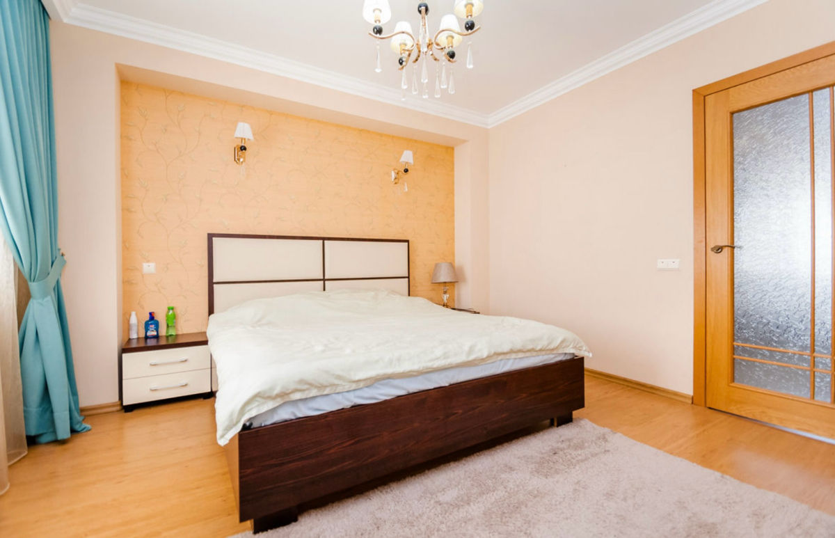 Casă cu 3 camere, 220 m², Durleşti