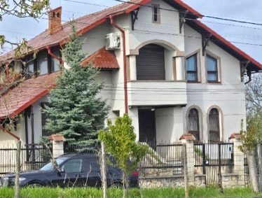 Casă cu 4 camere, 350 m², Goianul Nou