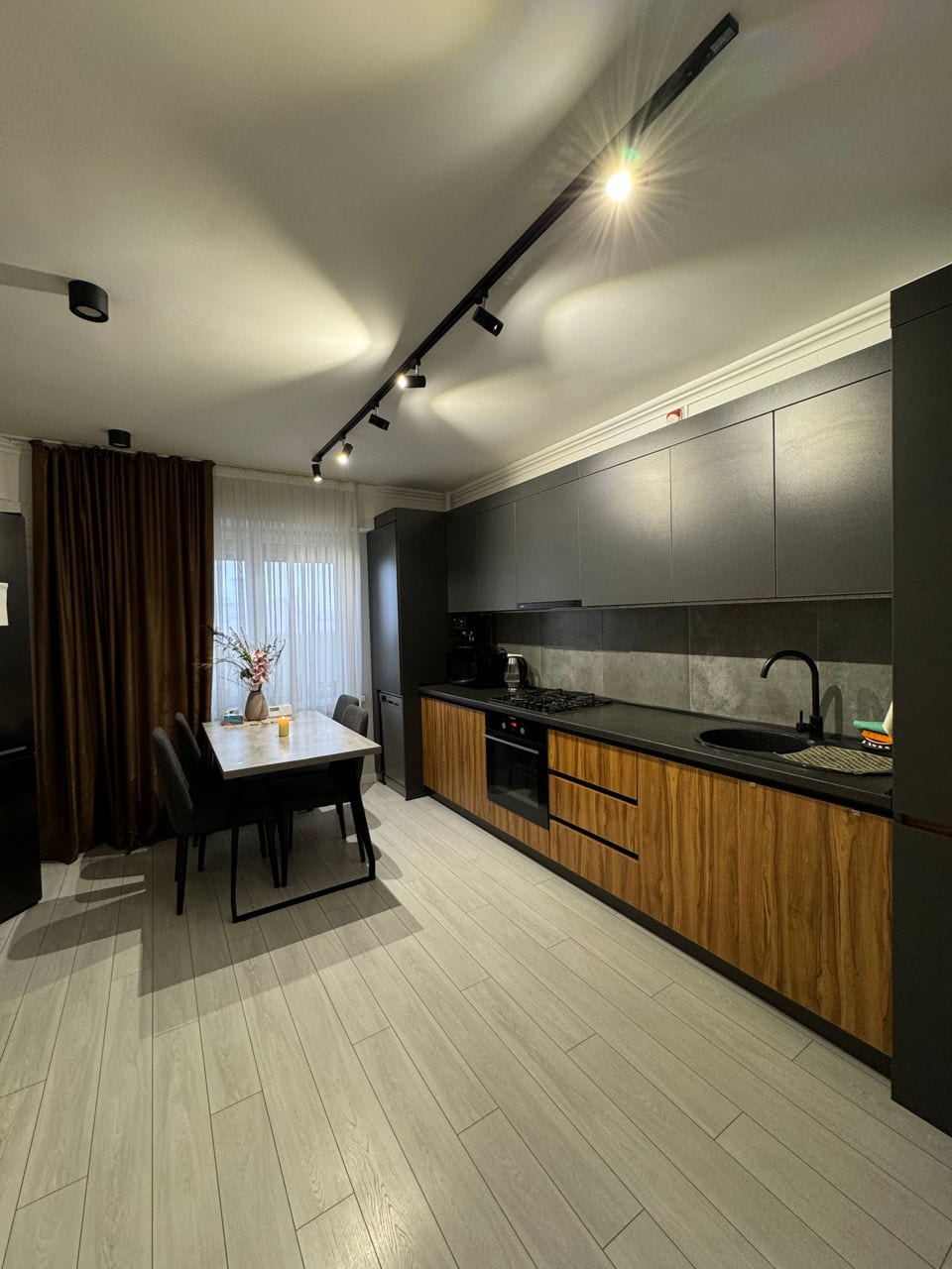 Apartament cu 2 camere, 74 m², Centru, Chișinău