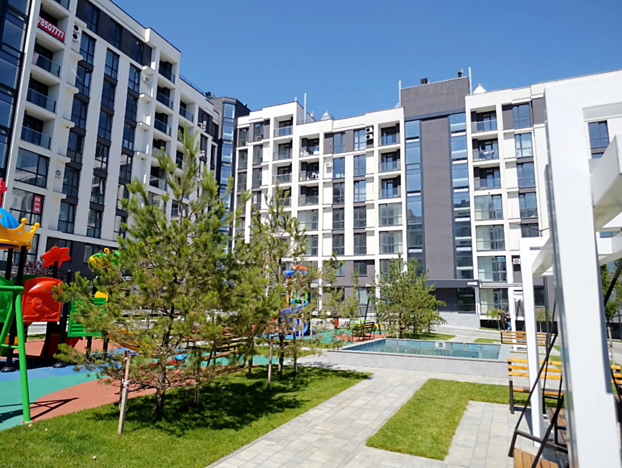 Apartament cu 2 camere, 80 m², Durlești