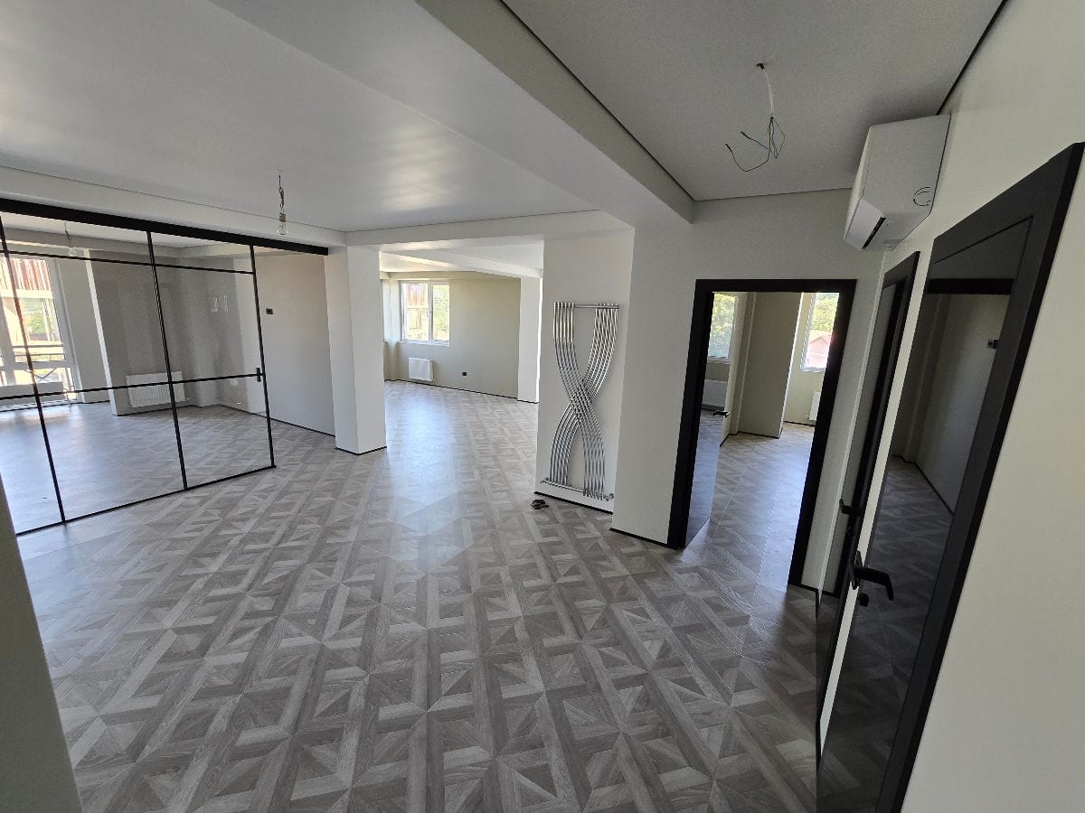 Apartament cu 2 camere, 99 m², Ialoveni