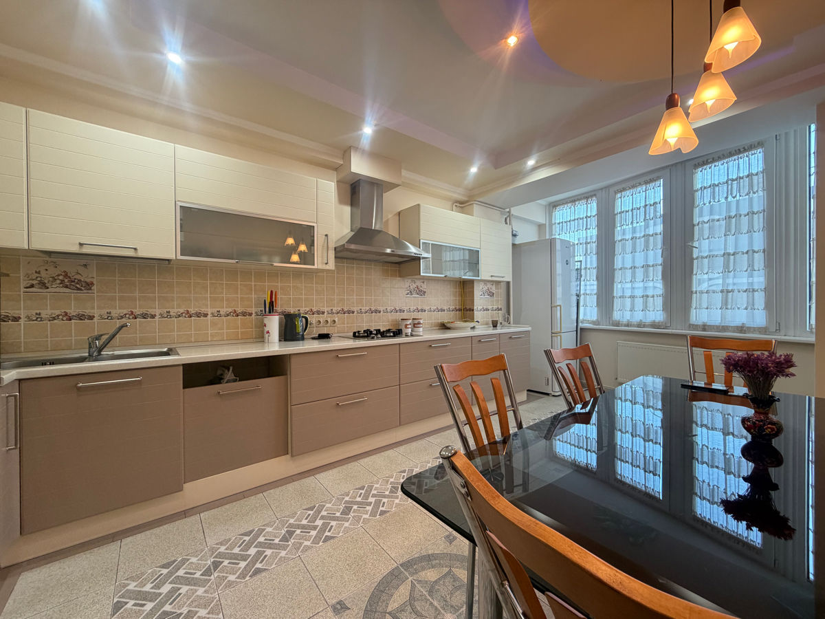 Apartament cu 2 camere, 89 m², Buiucani, Chișinău