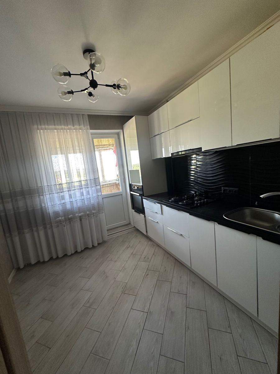 Apartament cu 3 camere, 72 m², 9 cartier, Bălți