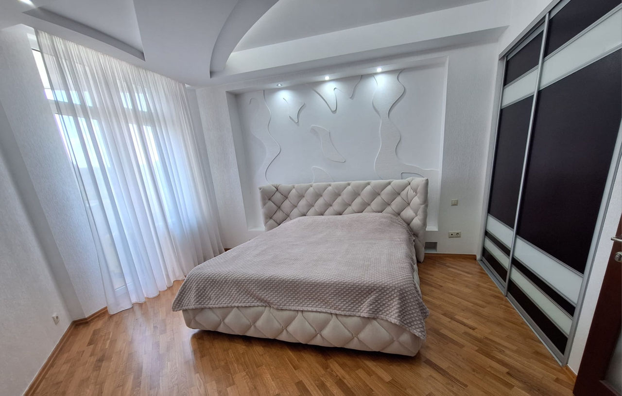 Apartament cu 3 camere, 117 m², Râșcani, Chișinău