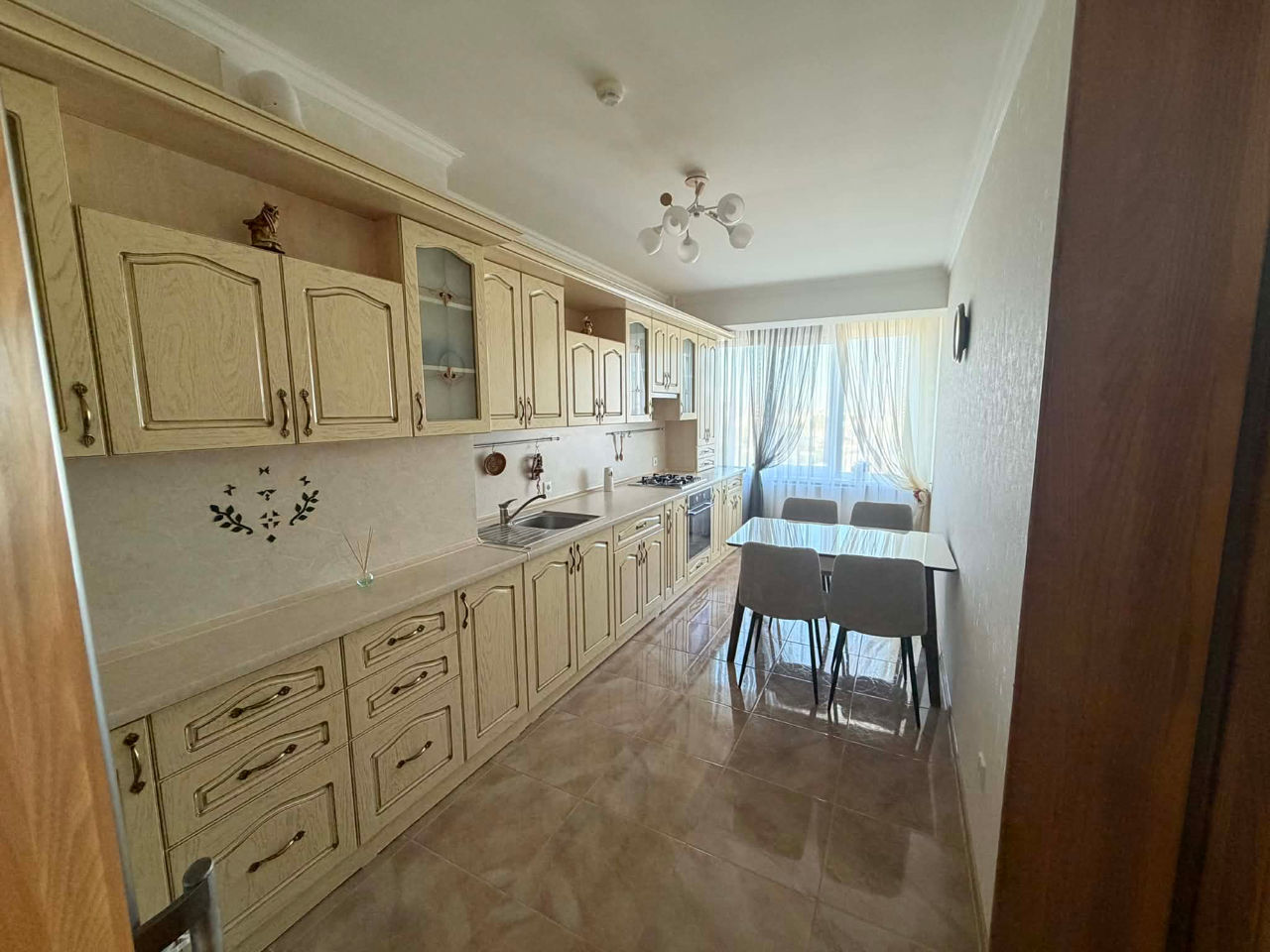 Apartament cu 3 camere, 130 m², Centru, Chișinău