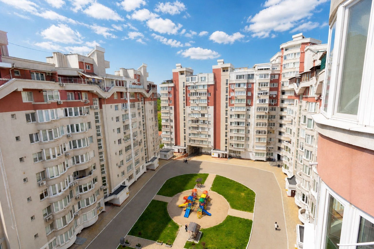 Apartament cu 3 camere, 117 m², Centru, Chișinău