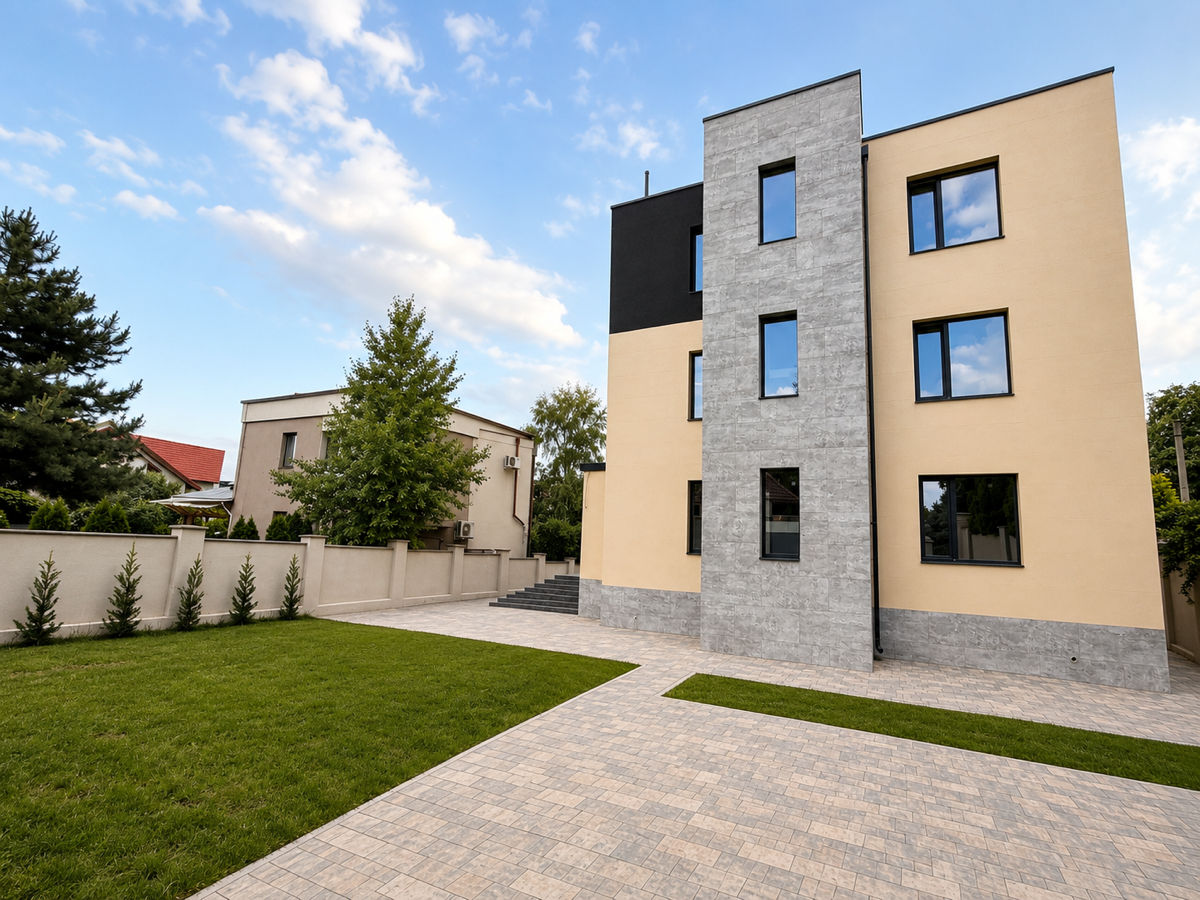 Casă cu 7 camere, 400 m², Codru
