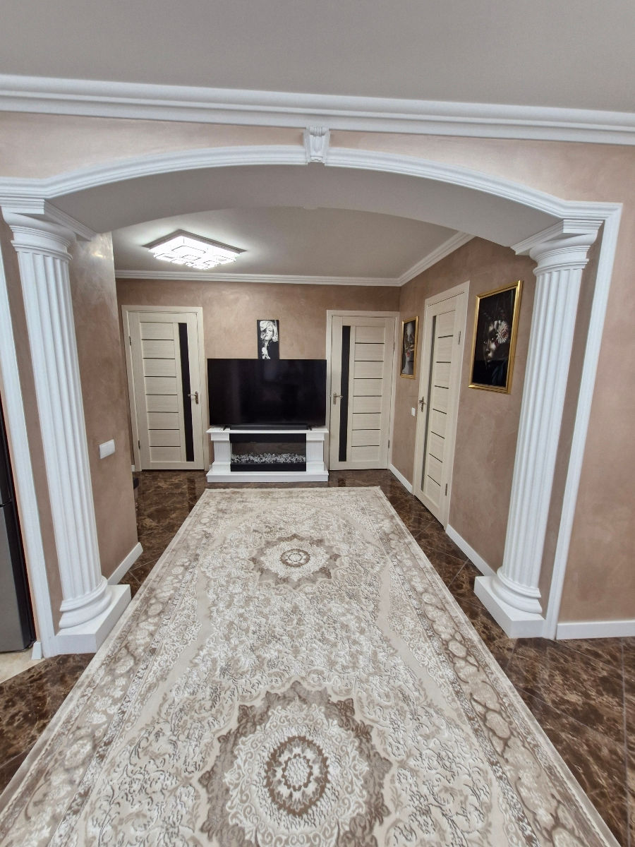 Apartament cu 3 camere, 74 m², Hîncești